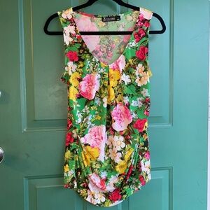 New York and company size medium ladies sleeveless top